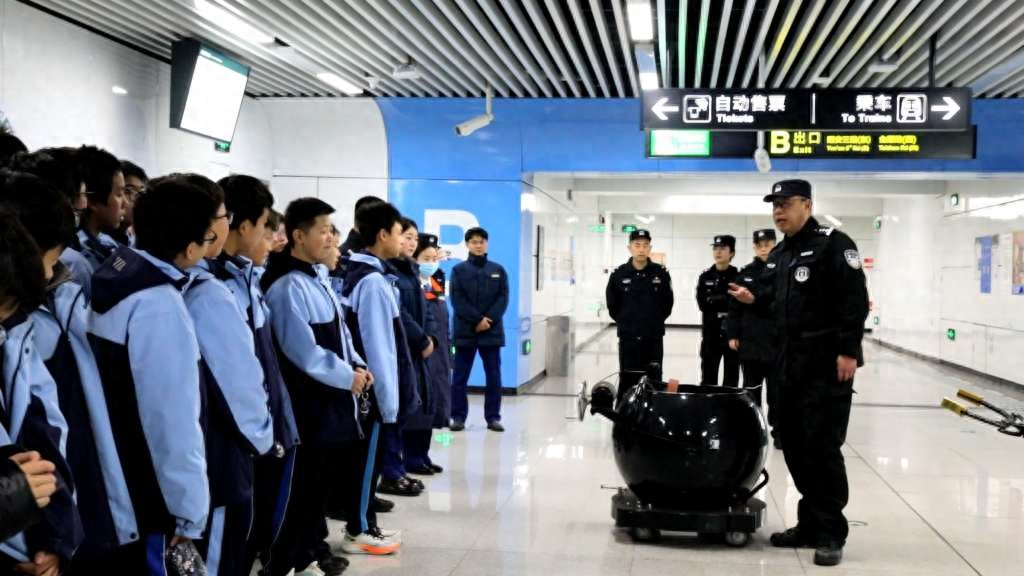 【青岛一中学被划为高风险/青岛高中分布图】